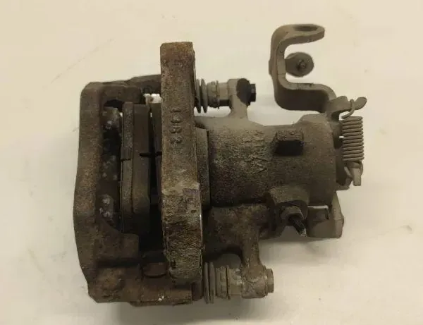 CITROËN DS5 1 generation (2012-2015) Højre bagbremsekaliber 33329032