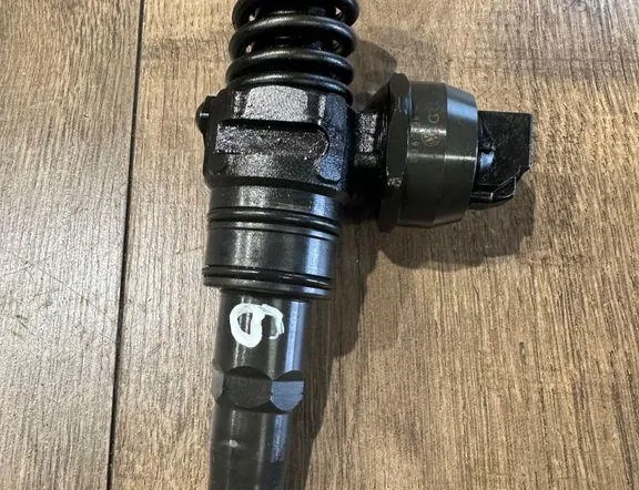 VOLKSWAGEN Passat B5 (1996-2005) Brændstofinjektor 038130073aj,038130073 34562222