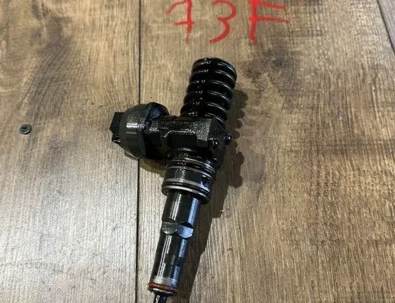 VOLKSWAGEN Passat B5 (1996-2005) Brændstofinjektor 038130073aj,038130073 34562222