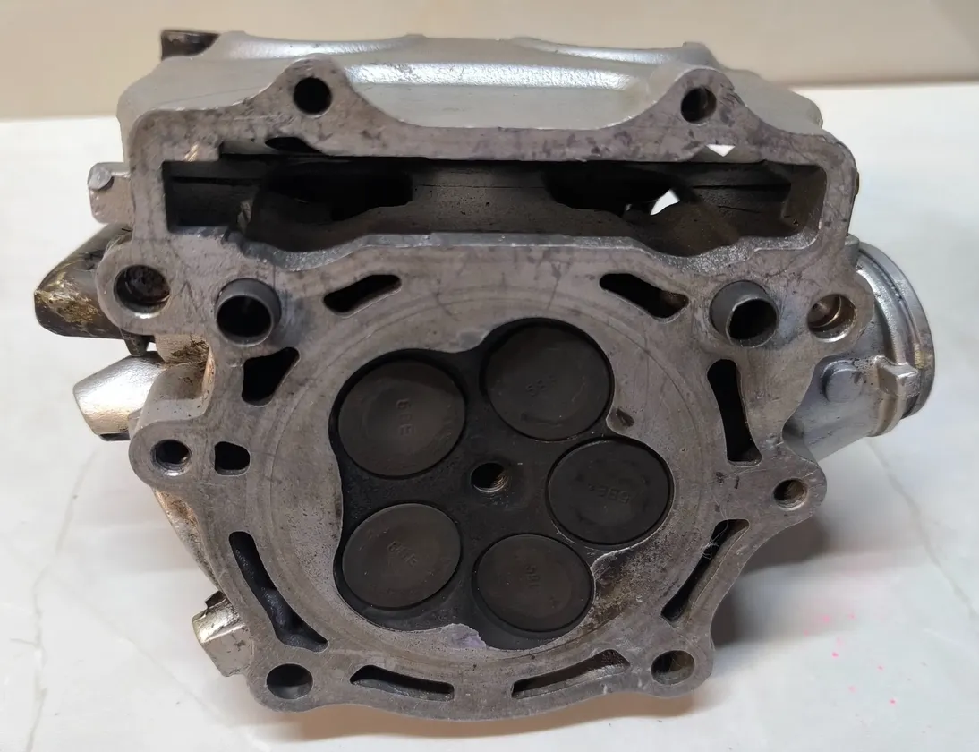 YAMAHA YZF Motorens cylinderhoved 5BE10-1,5VALVE 33931071