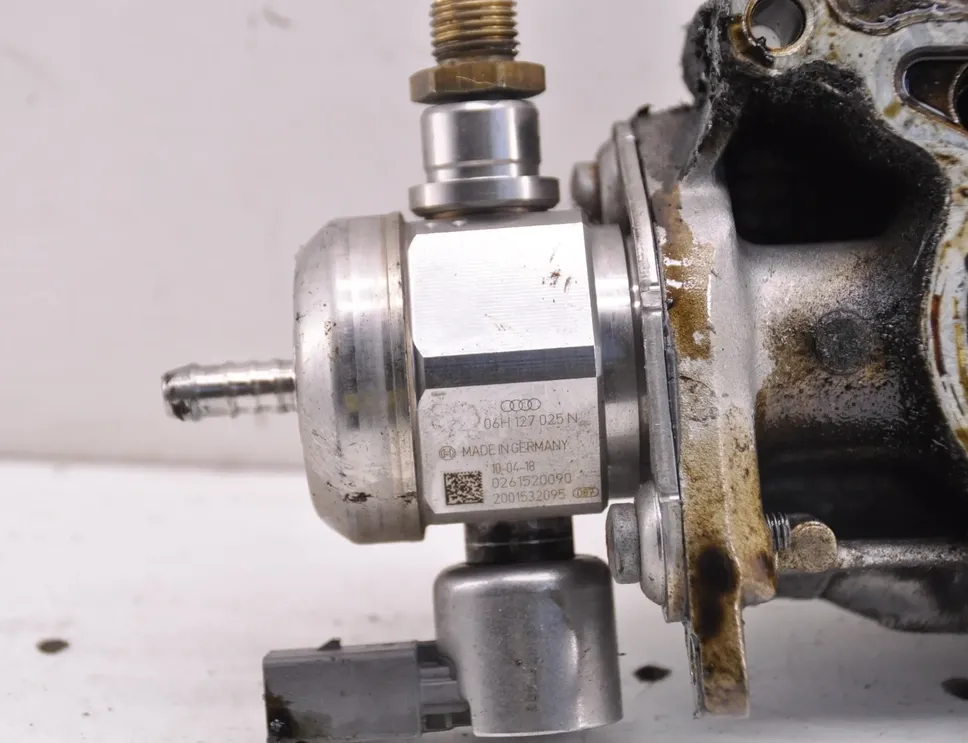 VOLKSWAGEN Passat CC 1 generation (2008-2017) Højtryksbrændstofpumpe 06H145100AB,06H127025N 28716412