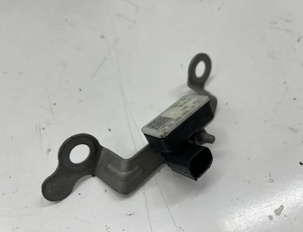 MERCEDES-BENZ GLE W167 (2019-2024) Hastighedssensor A0009057600 33500151