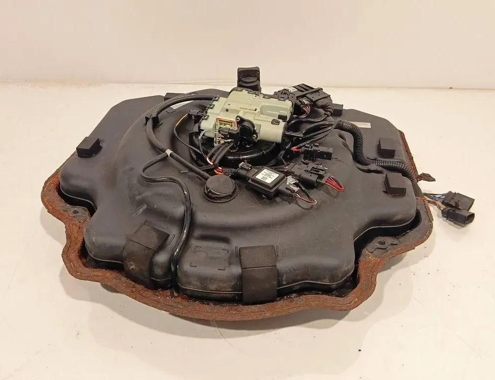 VOLKSWAGEN Touareg 2 generation (2010-2018) AdBlue Tank 33175120