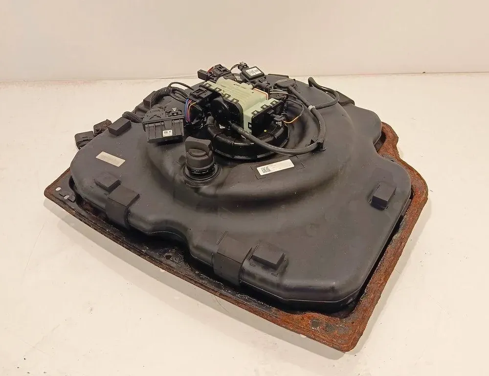 VOLKSWAGEN Touareg 2 generation (2010-2018) AdBlue Tank 33175120