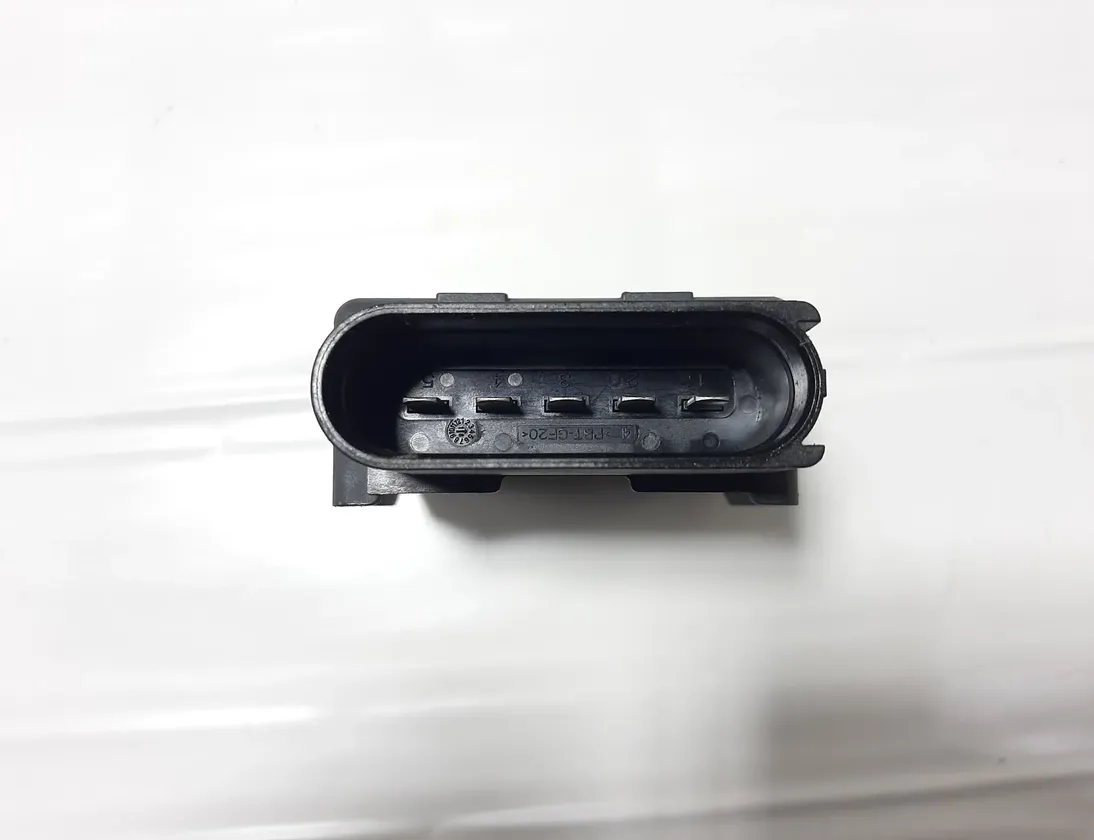 SKODA Octavia 3 generation (2013-2020) Brændstofpumpekontrol 5Q0906093A 28811366