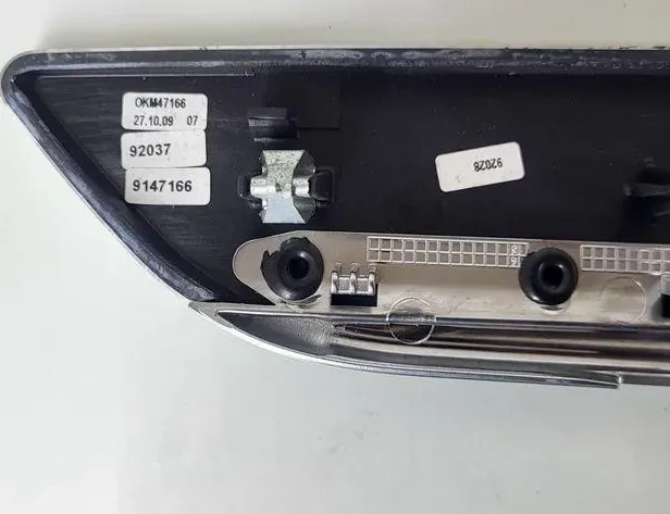 BMW 7 Series F01/F02 (2008-2015) Dørkort 9147165 33231302