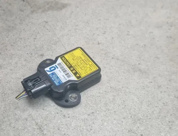 TOYOTA Prius 3 generation (XW30) (2009-2015) Accelerationssensor 8918348030 34255644