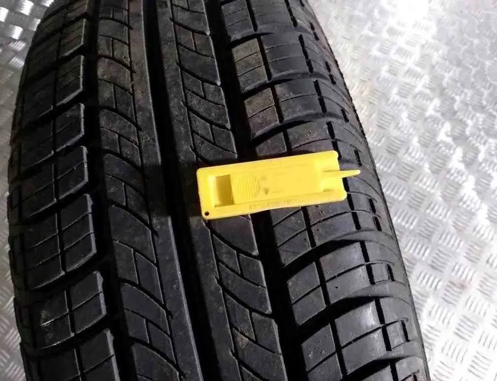 OPEL Astra G (1998-2009) Bagagerumsgrill 19565R15,19565R1591T 32497377