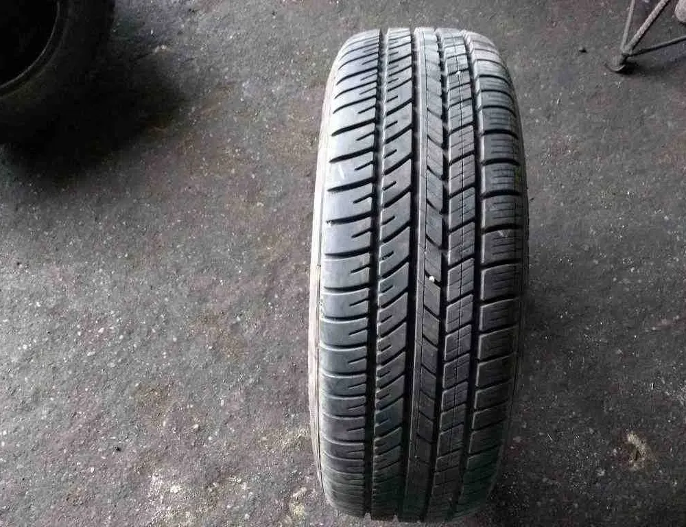 RENAULT Laguna 1 generation (1993-2001) Bagagerumsgrill 19565R15,MICHELIN 32511514