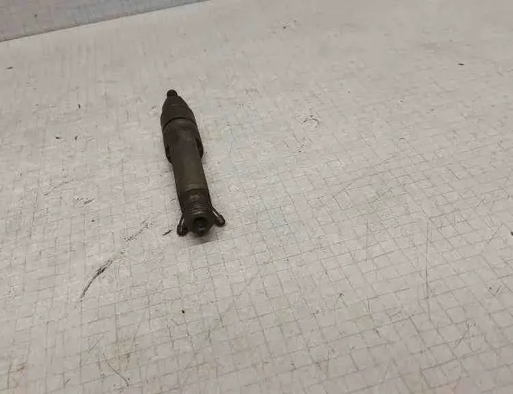 SEAT Ibiza 2 generation (1993-2002) Brændstofinjektor 038130201G 32529960