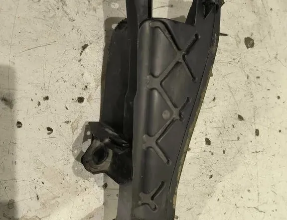 AUDI A3 8P (2003-2013) Andre motorrumsdele 8P1819979 33204202