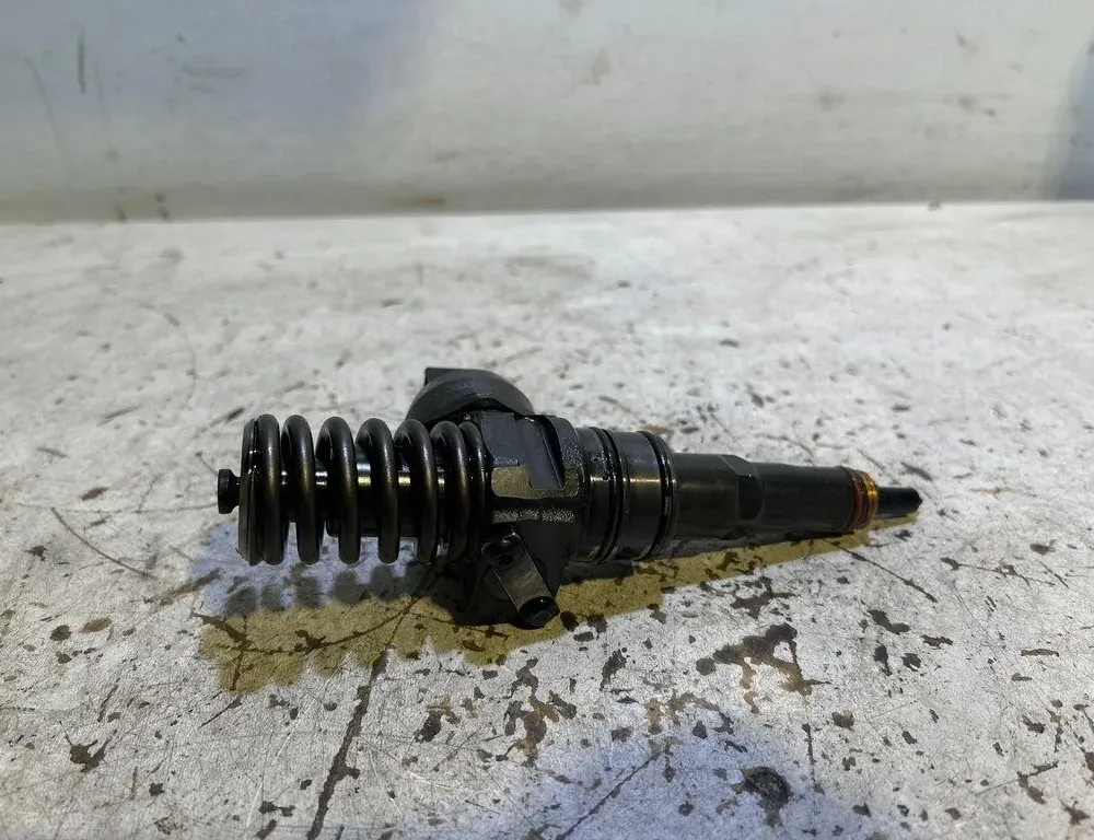 VOLKSWAGEN Golf 5 generation (2003-2009) Brændstofinjektor 038130073AG 35027982