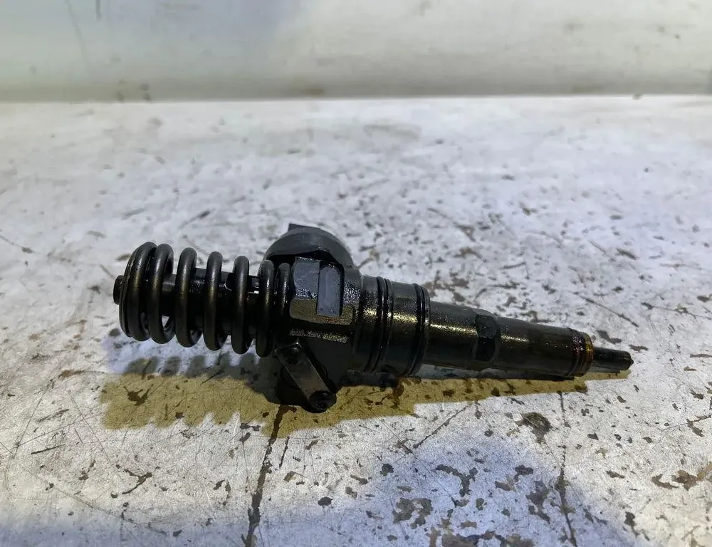 VOLKSWAGEN Golf 5 generation (2003-2009) Brændstofinjektor 038130073BN 35028947