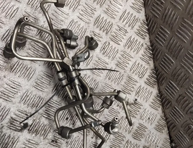 VOLVO XC60 1 generation (2008-2017) Brændstofinjektorens forsyningsledning/rør 34357079