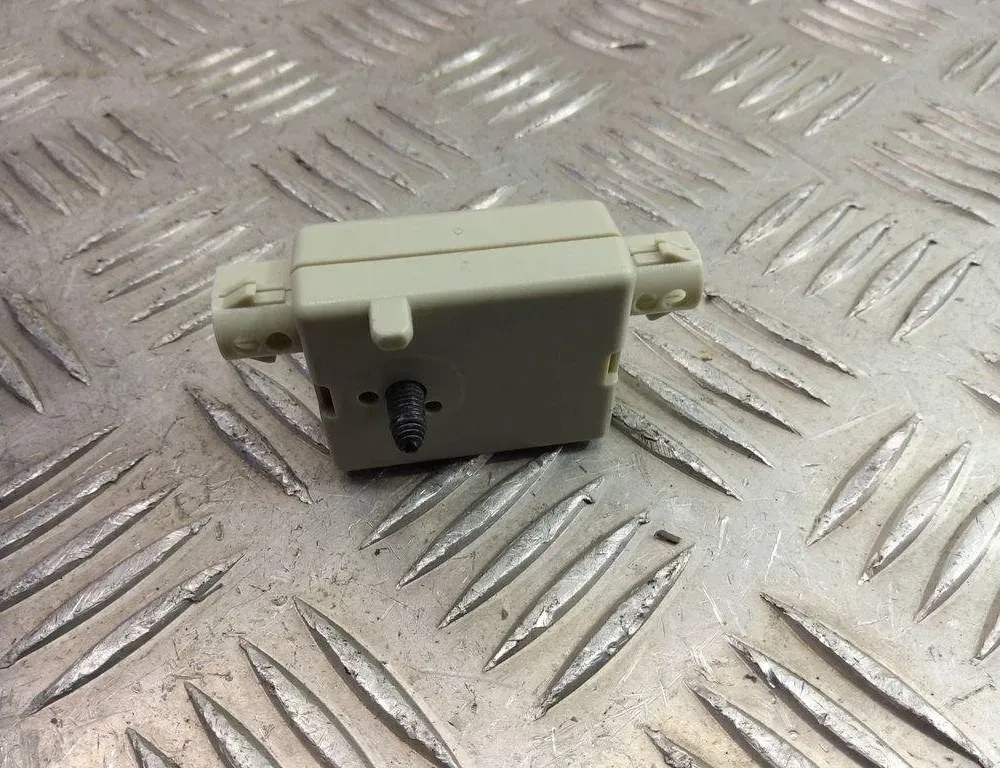 BMW X2 F39 (2017-2023) Bootlid-antenneforstærker 2622341 31002901