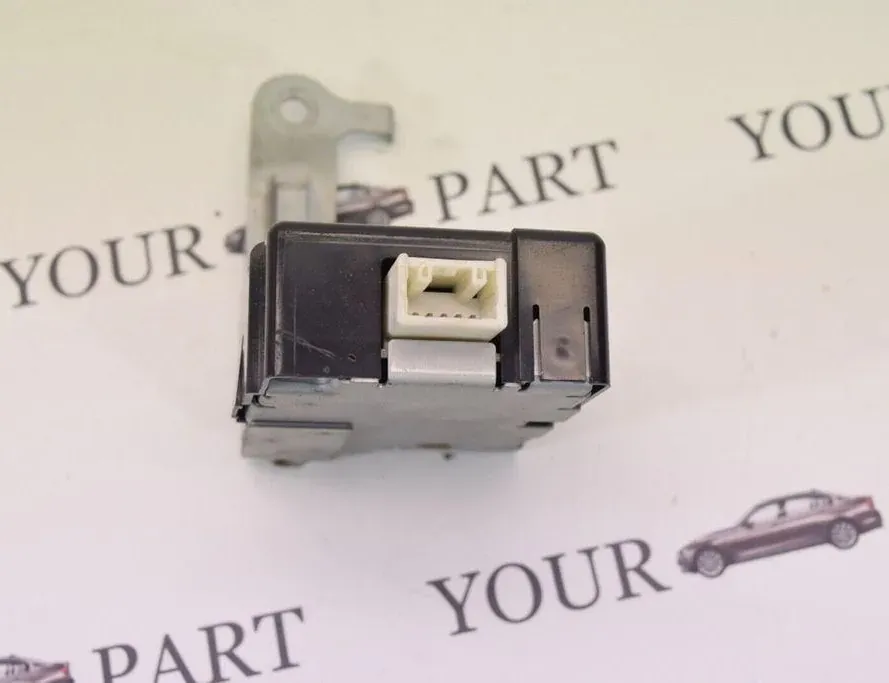 TOYOTA Previa 2 generation (2000-2006) Forreste højre dørkontrolenhed 8974128131 33486589