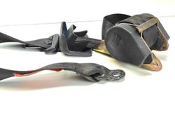 VOLKSWAGEN Passat B5 (1996-2005) Bagerste venstre sikkerhedssele 357857805 31376525