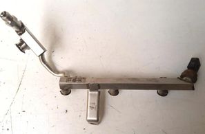 VOLKSWAGEN Passat B7 (2010-2015) Brændstofskinne 03C129041A 32828188