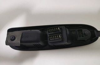 RENAULT Clio 2 generation (1998-2013) Forreste venstre dør vindueskontakt 7700411271 31499330