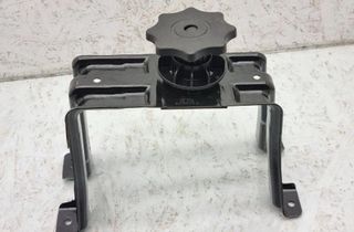 AUDI A4 B7/8E (2004-2008) Reservehjulsmontering 8K0802715A 31449370