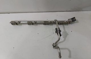 BMW 5 Series F10/F11 (2009-2017) Venstre side brændstofskinne 7537319 14440365