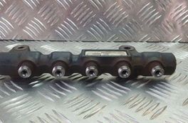 CITROËN C4 1 generation (2004-2011) Brændstofskinne 9654592680 31116255