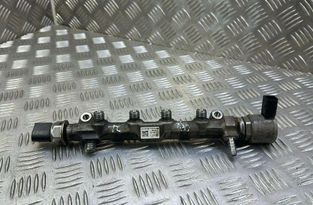 VOLKSWAGEN Passat B8 (2014-2023) Brændstofskinne 04L089G 31834739