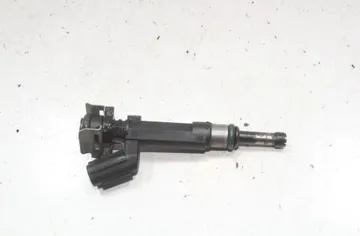 NISSAN Juke YF15 (2010-2020) Brændstofinjektor 33523243