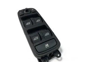 VOLVO V50 1 generation (2003-2012) Forreste venstre dør vindueskontakt 30773210 33501603