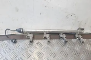 JAGUAR XF 1 generation (2011-2016) Brændstofskinne 8W939G774AF 33485650