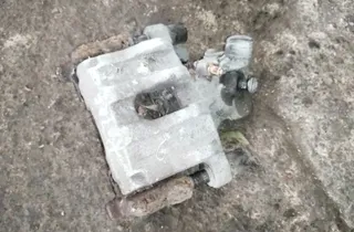 FORD Kuga 2 generation (2013-2020) Højre bagbremsekaliber 35135053