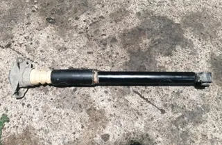 AUDI A6 C8/4K (2018-2024) Støddæmper venstre bag 33875942