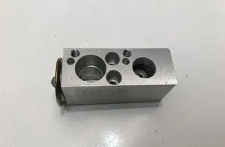 BMW 1 Series F40 (2019-2024) Aircondition ekspansionsventil R02X 24279598