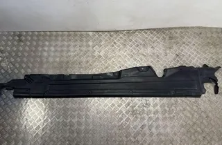 VOLKSWAGEN Touareg 2 generation (2010-2018) Venstre side undervognsdæksel 7P0825201 34967806