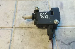 VOLKSWAGEN Golf Plus 1 generation (2004-2009) Lås til brændstoftankdæksel 1K5959782,5M0810773 34000522