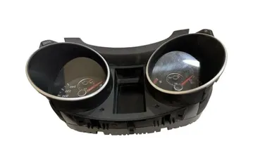 VOLKSWAGEN Golf 8 generation (2019-2023) Speedometer 33334487