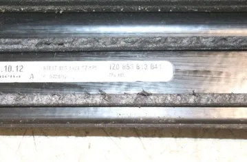 SKODA Octavia 2 generation (2004-2013) Venstre sidetærskelbeklædning bag 1Z0853813 33296674