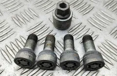 SKODA Superb 3 generation (2015-2023) Låsehjulsboltesæt 5J0698139 33611134