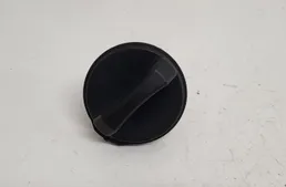 VOLVO S40 2 generation (2004-2012) Brændstoftankdæksel 33518131