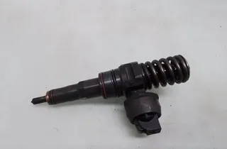 VOLKSWAGEN Golf 5 generation (2003-2009) Brændstofinjektor 038130073 35094992