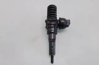 VOLKSWAGEN Golf 5 generation (2003-2009) Brændstofinjektor 038130073 35077866