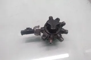 NISSAN Note 1 generation (2005-2014) Brændstofskinne H8200584034 35098429