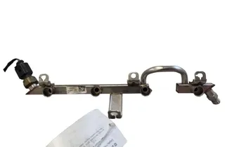 VOLKSWAGEN Passat B7 (2010-2015) Brændstofskinne 03C133317A 33372116