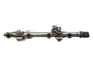 VOLKSWAGEN Passat B7 (2010-2015) Brændstofskinne 04E133320D 33514427