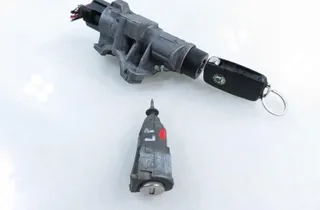 SKODA Fabia 2 generation (2010-2014) Tændingslås 4B0905851C 33526961