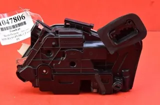 SKODA Octavia 3 generation (2013-2020) Bageste højre dørlås 5E0839016A 33923329