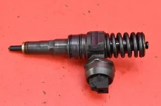 VOLKSWAGEN Passat B5 (1996-2005) Brændstofinjektor 038130073AJ 35102660