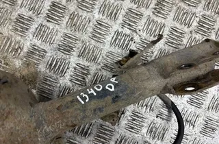 TOYOTA RAV4 2 generation (XA20) (2000-2006) Forreste højre støddæmper 33334932