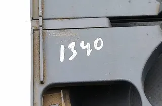 TOYOTA RAV4 2 generation (XA20) (2000-2006) Kopholder 5562042020 33335737