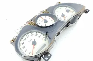 TOYOTA RAV4 2 generation (XA20) (2000-2006) Speedometer 33336120